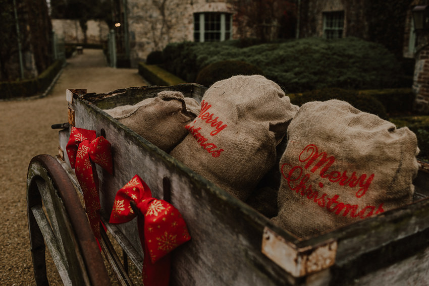 A laidback and intimate winter wedding at The Cliff at Lyons 16