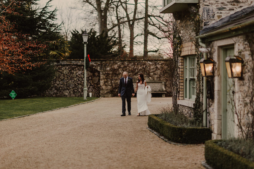 A laidback and intimate winter wedding at The Cliff at Lyons 72