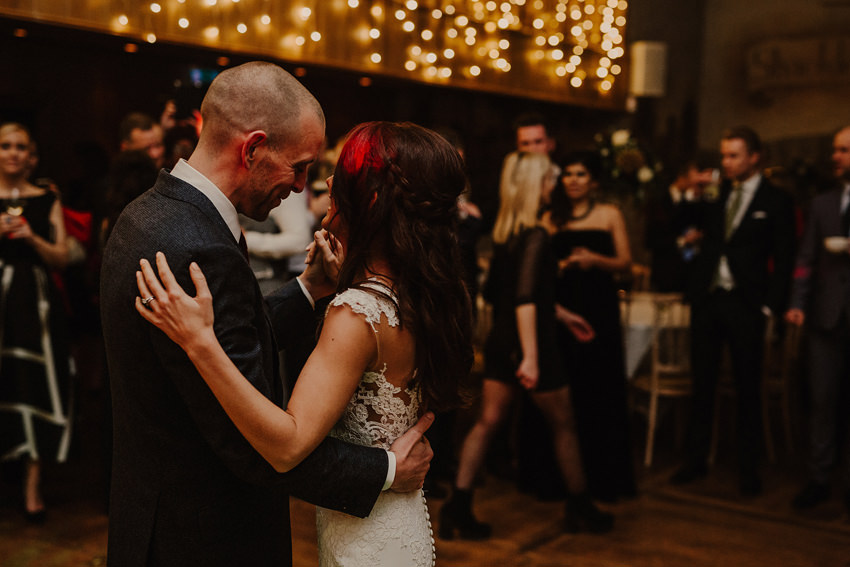 A laidback and intimate winter wedding at The Cliff at Lyons 102